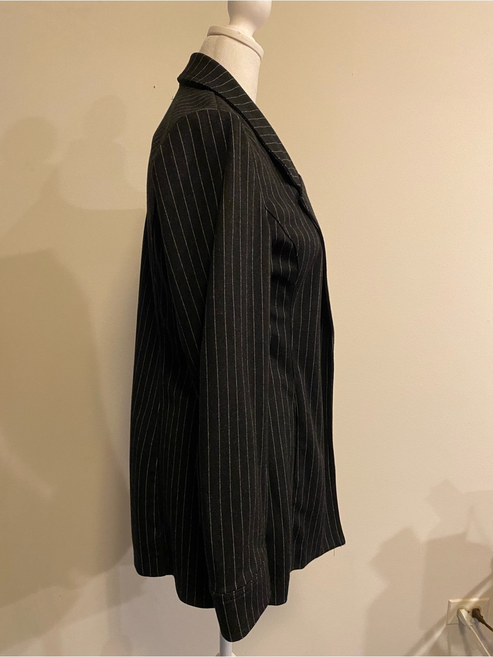 KUT From The Kloth Black Pinstripe Open Blazer size Medium - Picture 8 of 12